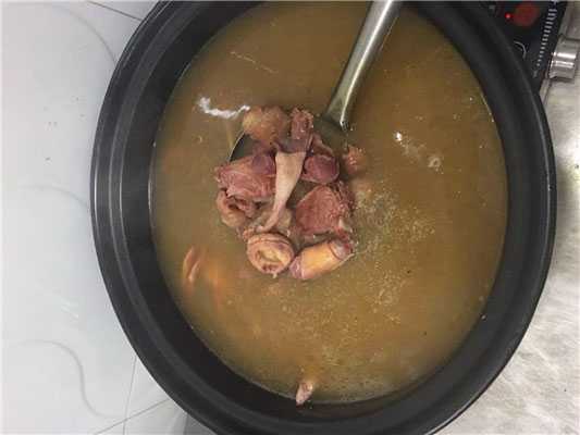 魅力小吃培訓(xùn)學(xué)員泉州牛肉小吃之牛鞭湯實操現(xiàn)場案例