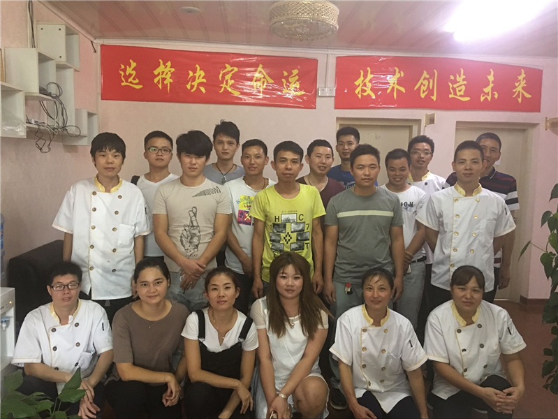 魅力小吃餅類及粉面系列培訓學員畢業合影