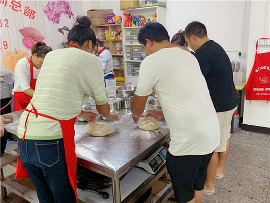 泉州面食培訓班學員實操現場